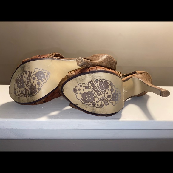 Heels - Picture 3 of 5